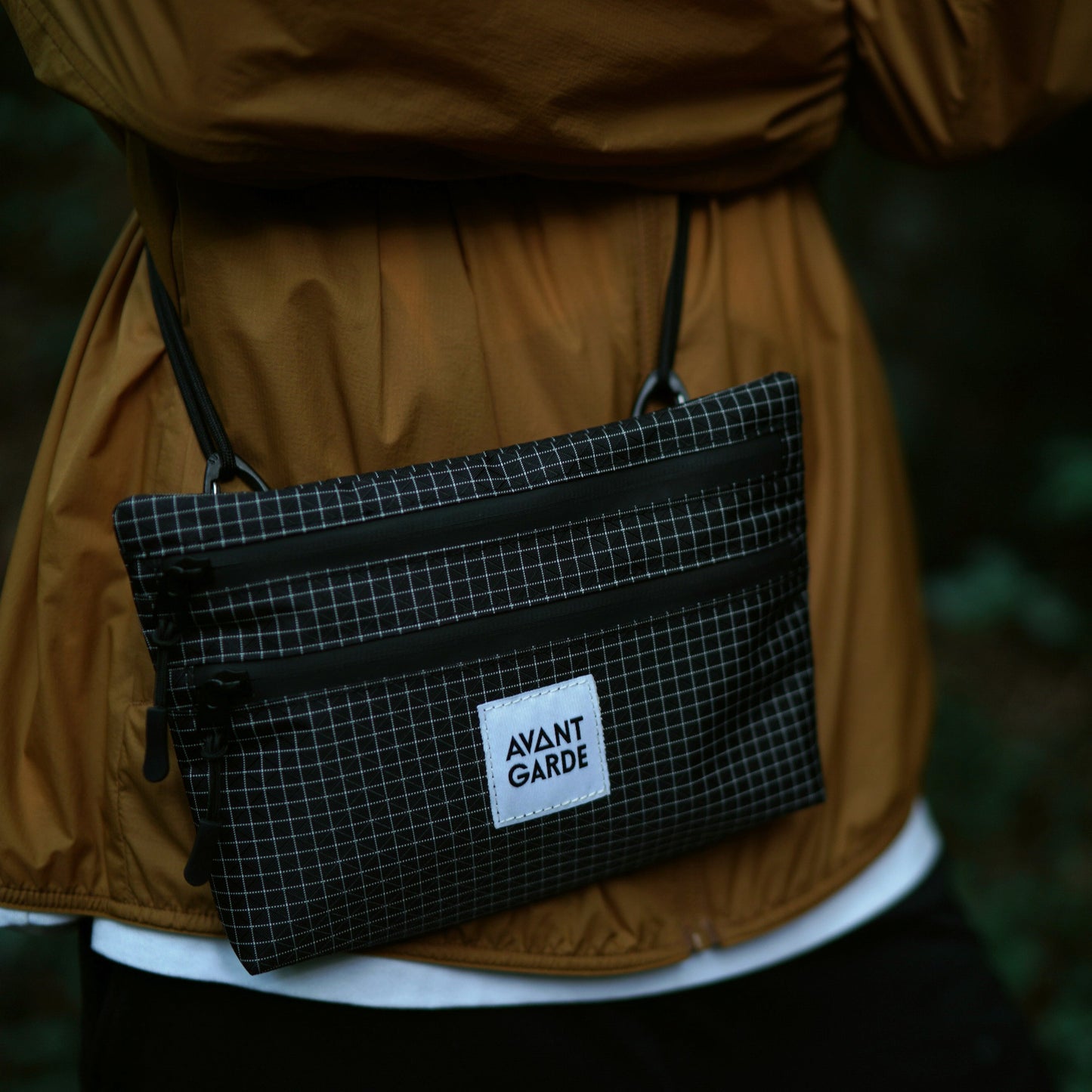 SHOULDER POUCH