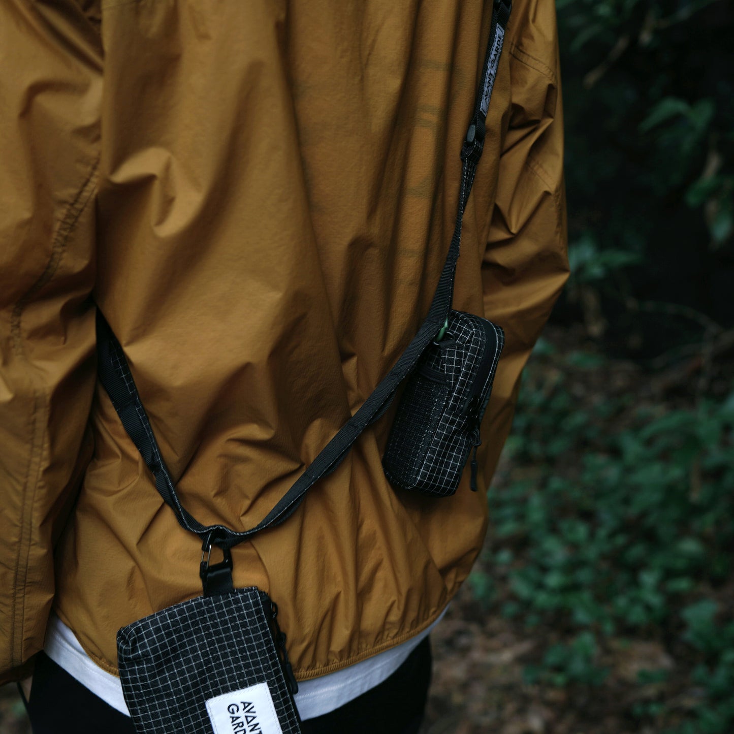 MULTITASKING SHOULDER BAND