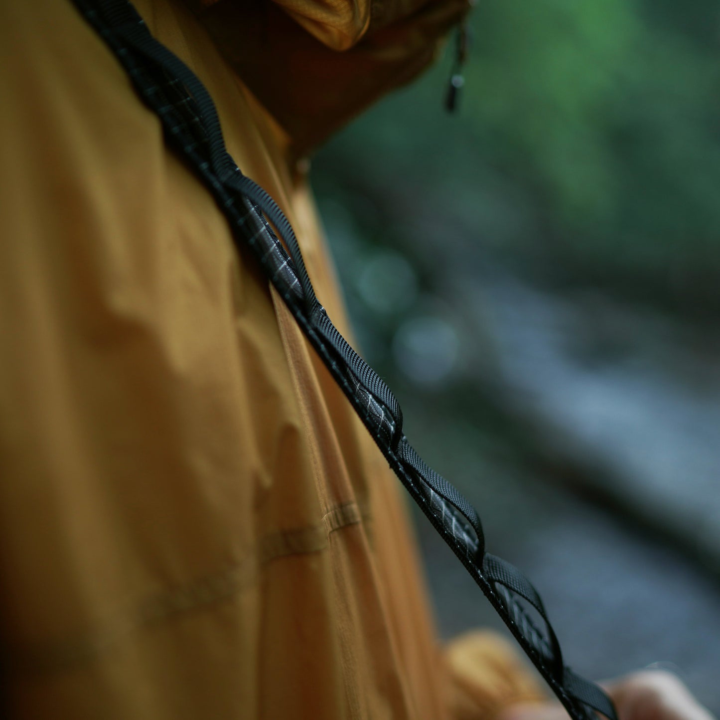 MULTITASKING SHOULDER BAND
