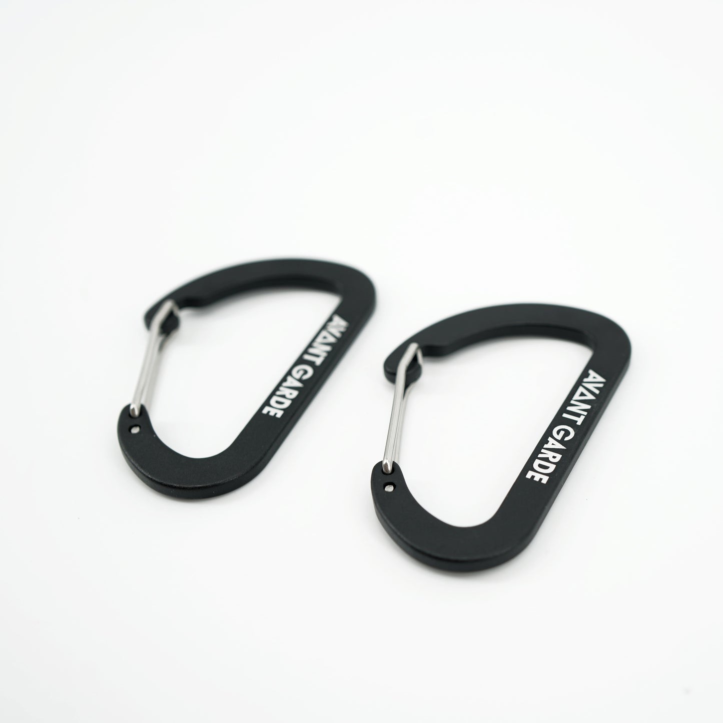 D-SHAPED CARABINER