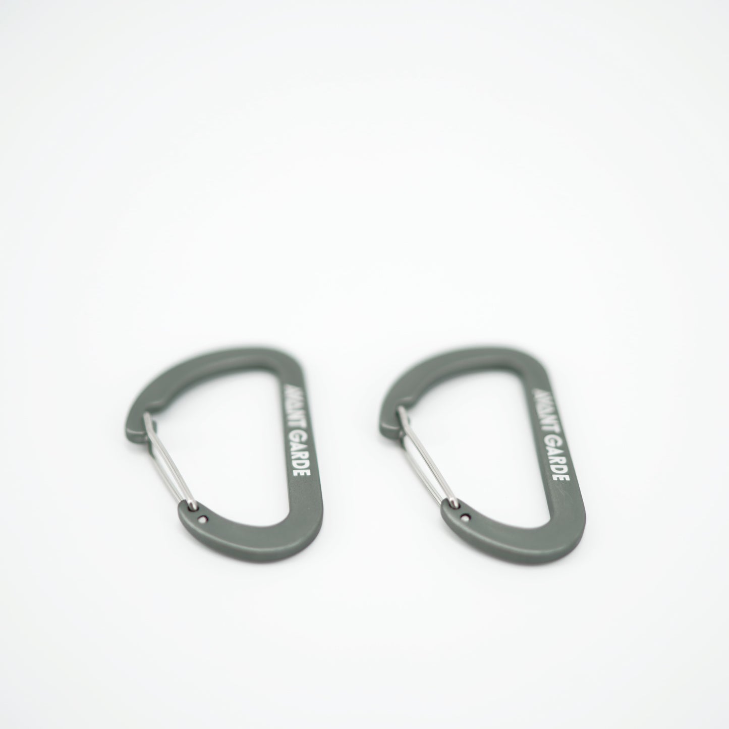D-SHAPED CARABINER