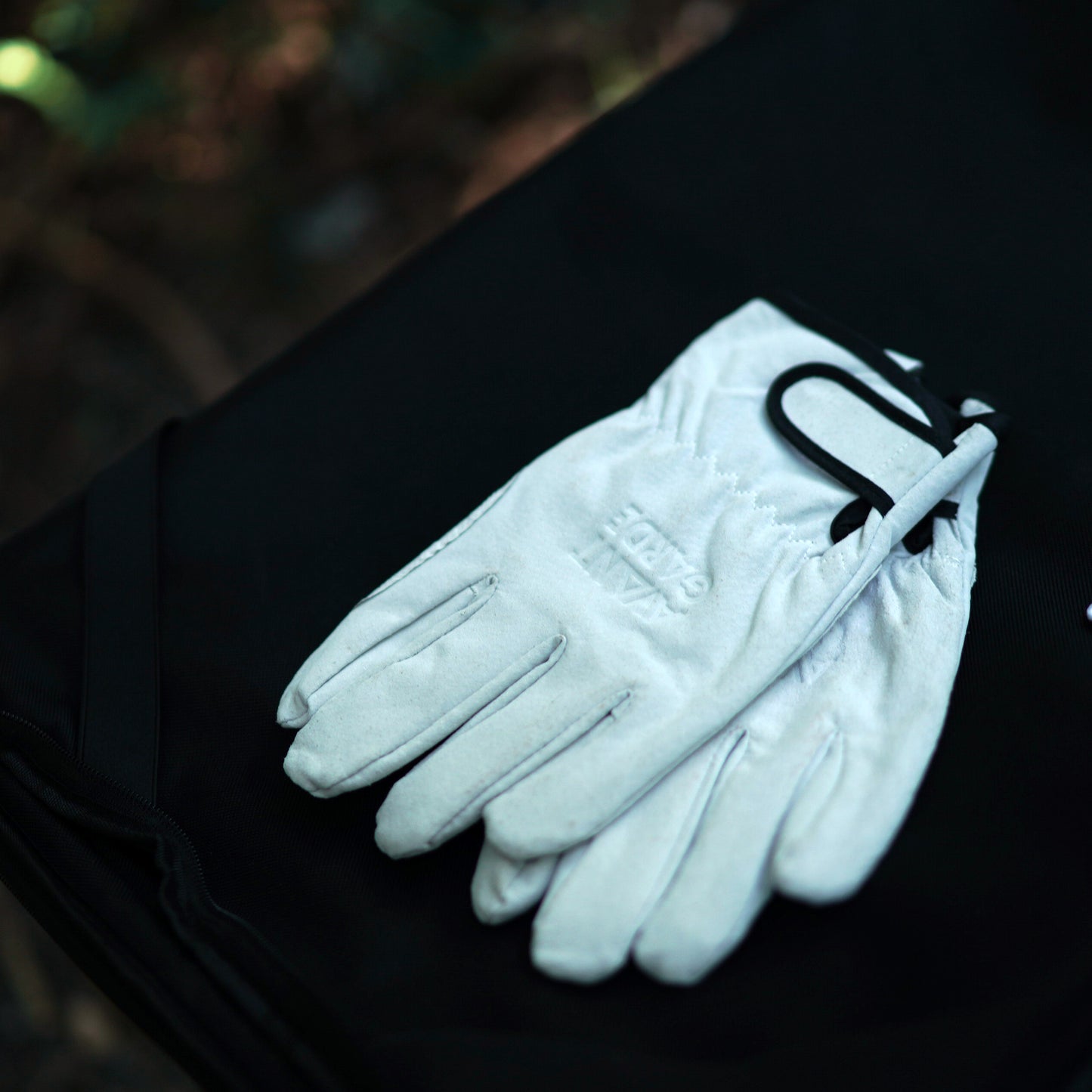 AVANT GARDE CAMP GLOVES RESISTANT