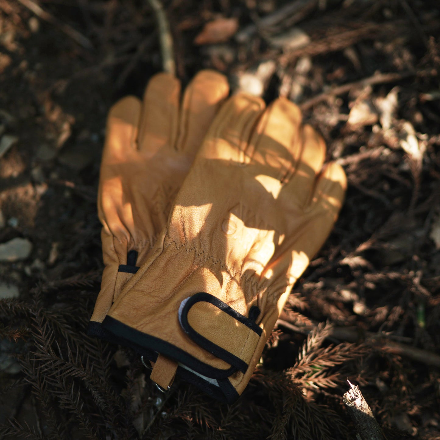 AVANT GARDE CAMP GLOVES FLEXIBLE
