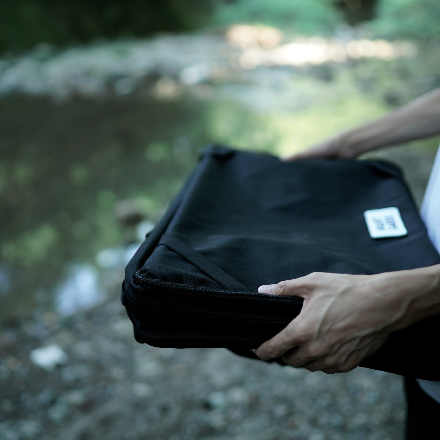 OUTDOOR COTAINER
