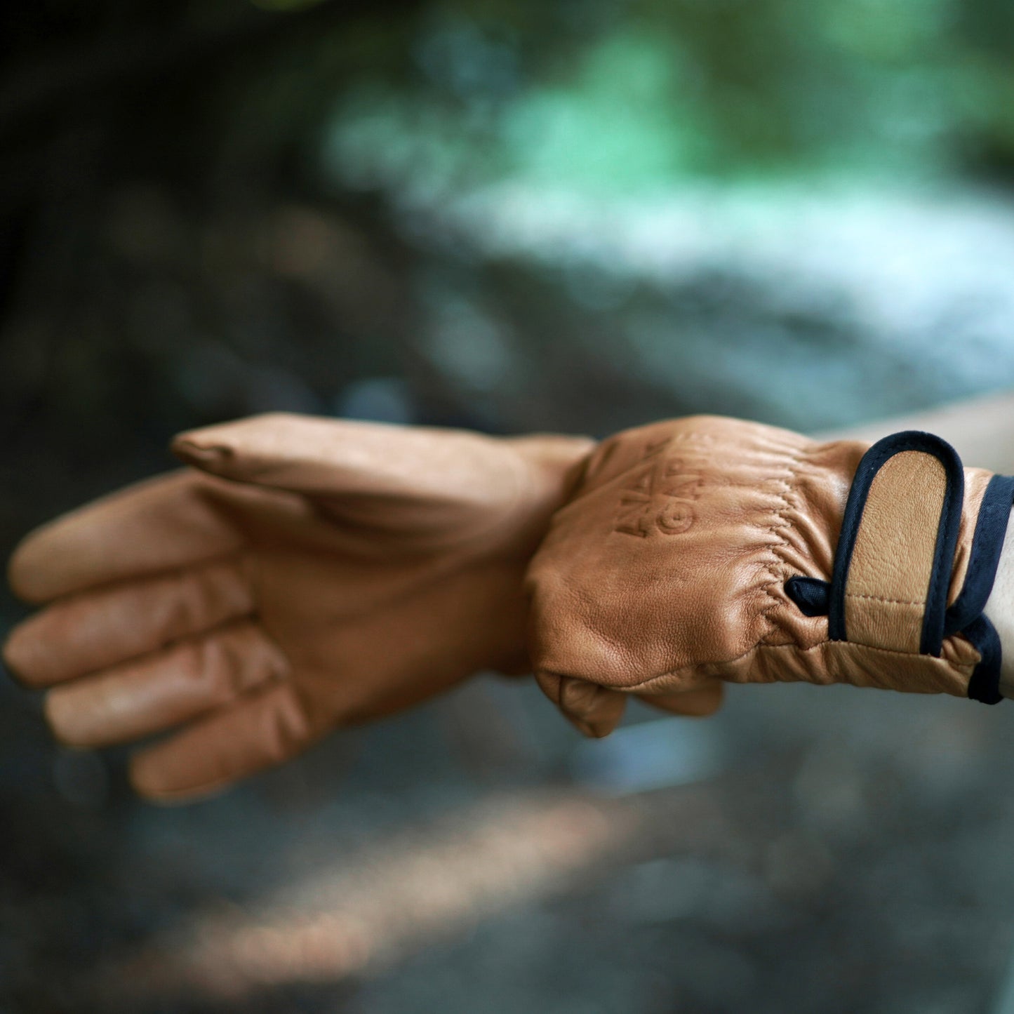 AVANT GARDE CAMP GLOVES FLEXIBLE