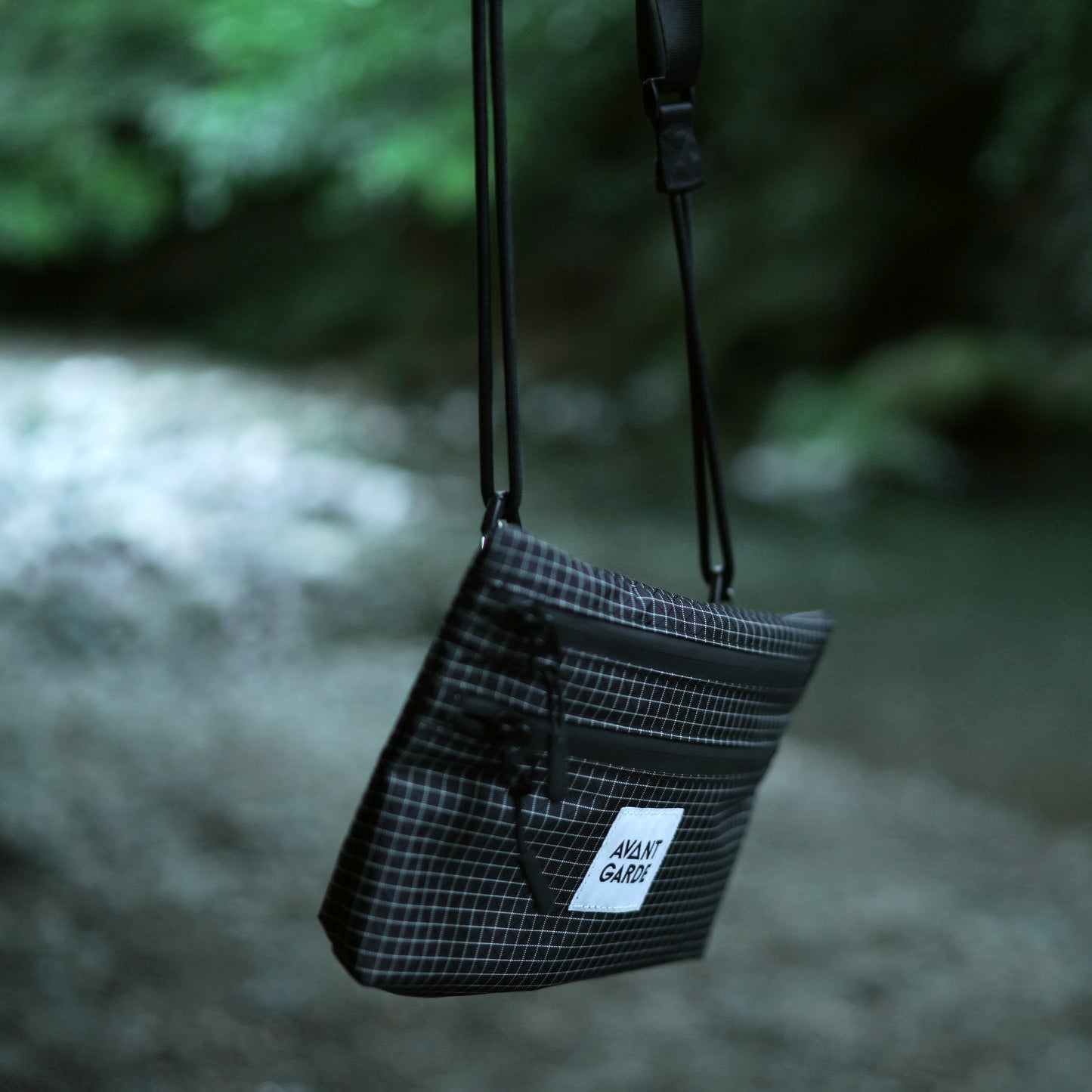 SHOULDER POUCH
