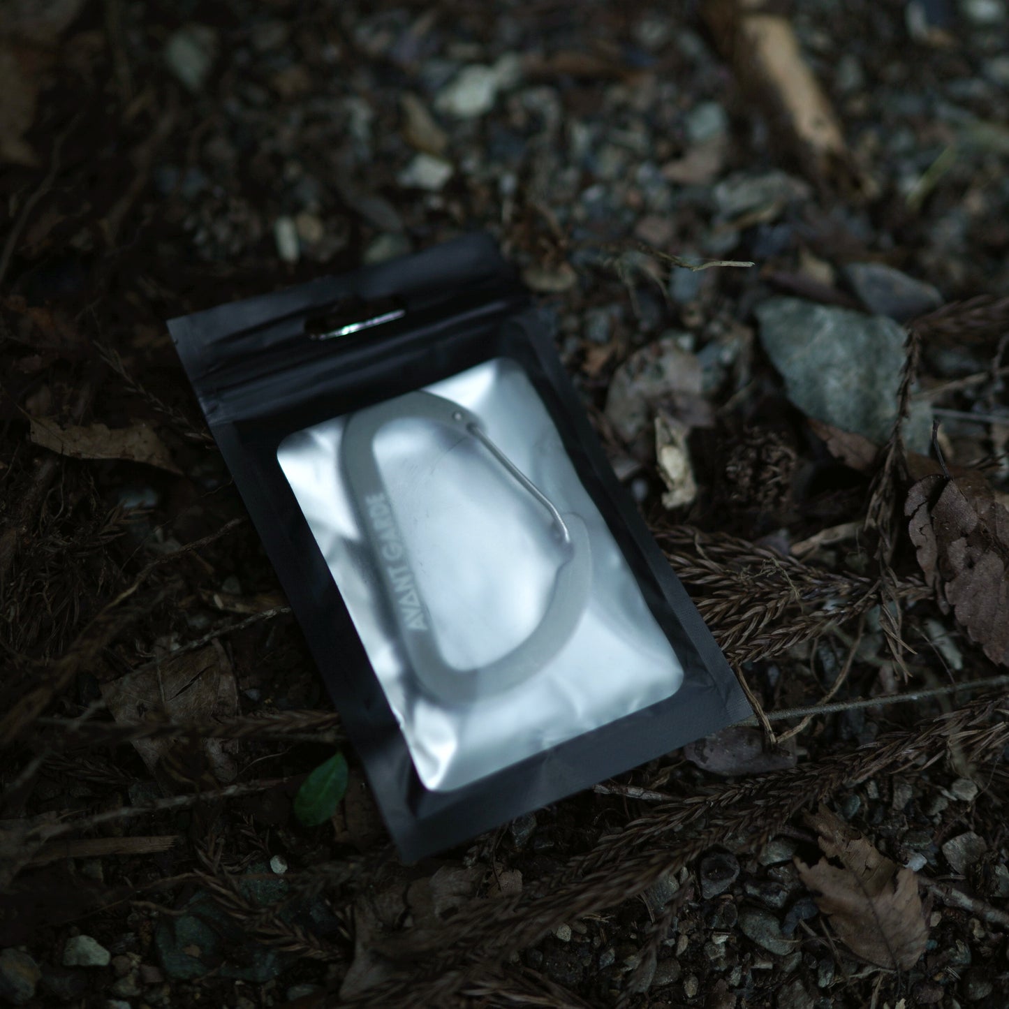 D-SHAPED CARABINER