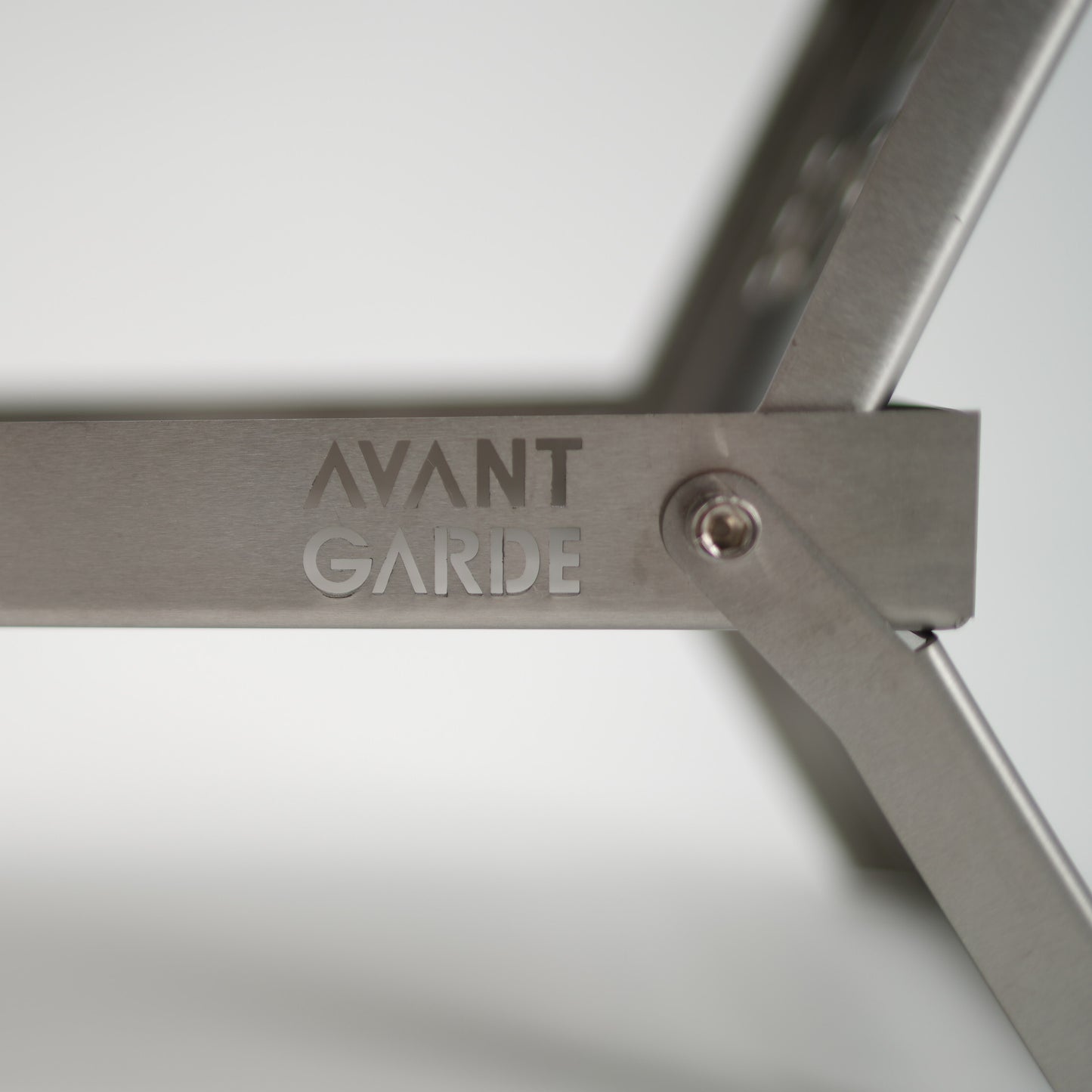 AVANT GARDE folding compact bonfire stand