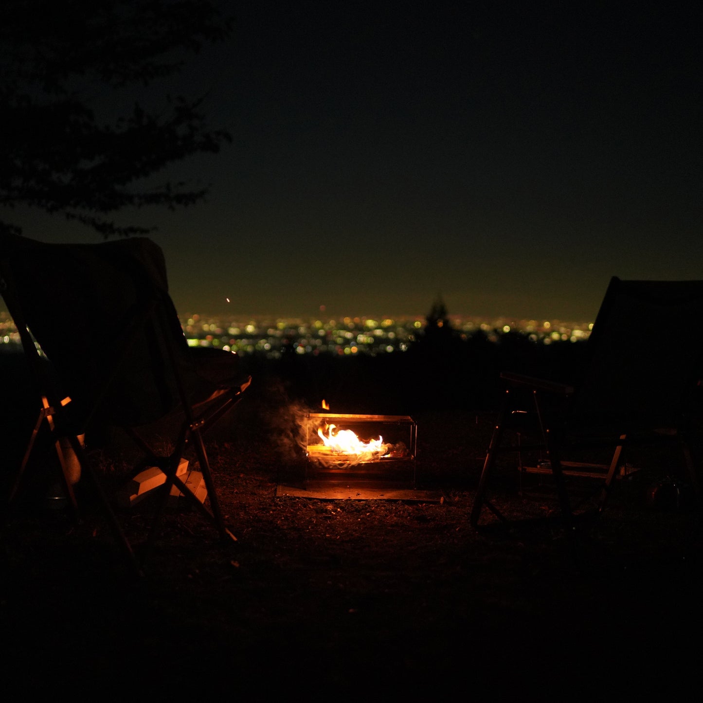AVANT GARDE flat bar mesh bonfire stand