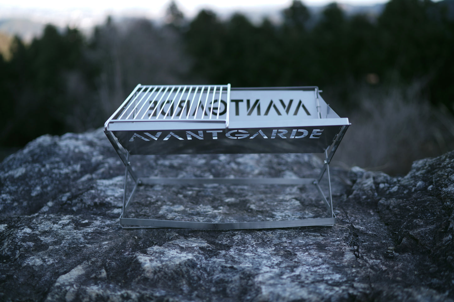 AVANT GARDE compact folding bonfire stand