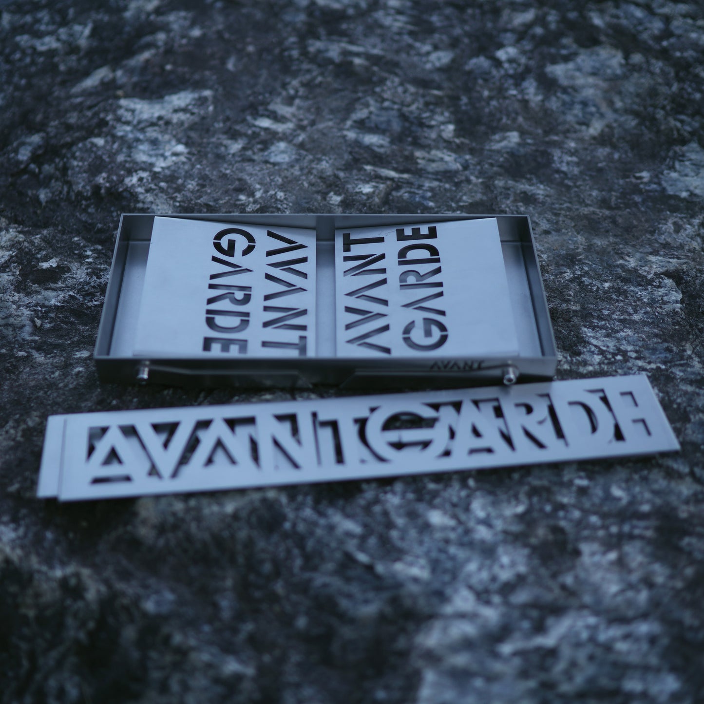 AVANT GARDE folding compact bonfire stand
