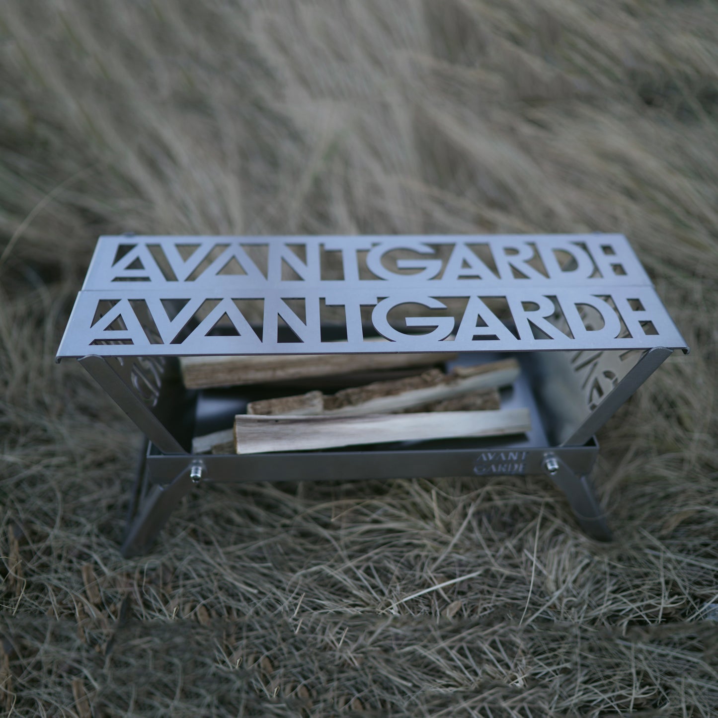 AVANT GARDE folding compact bonfire stand