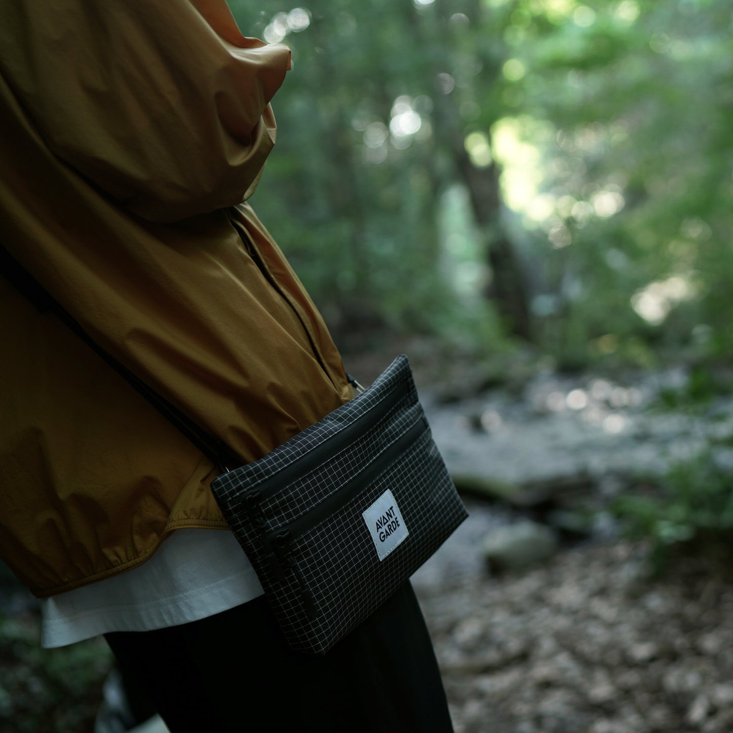 SHOULDER POUCH