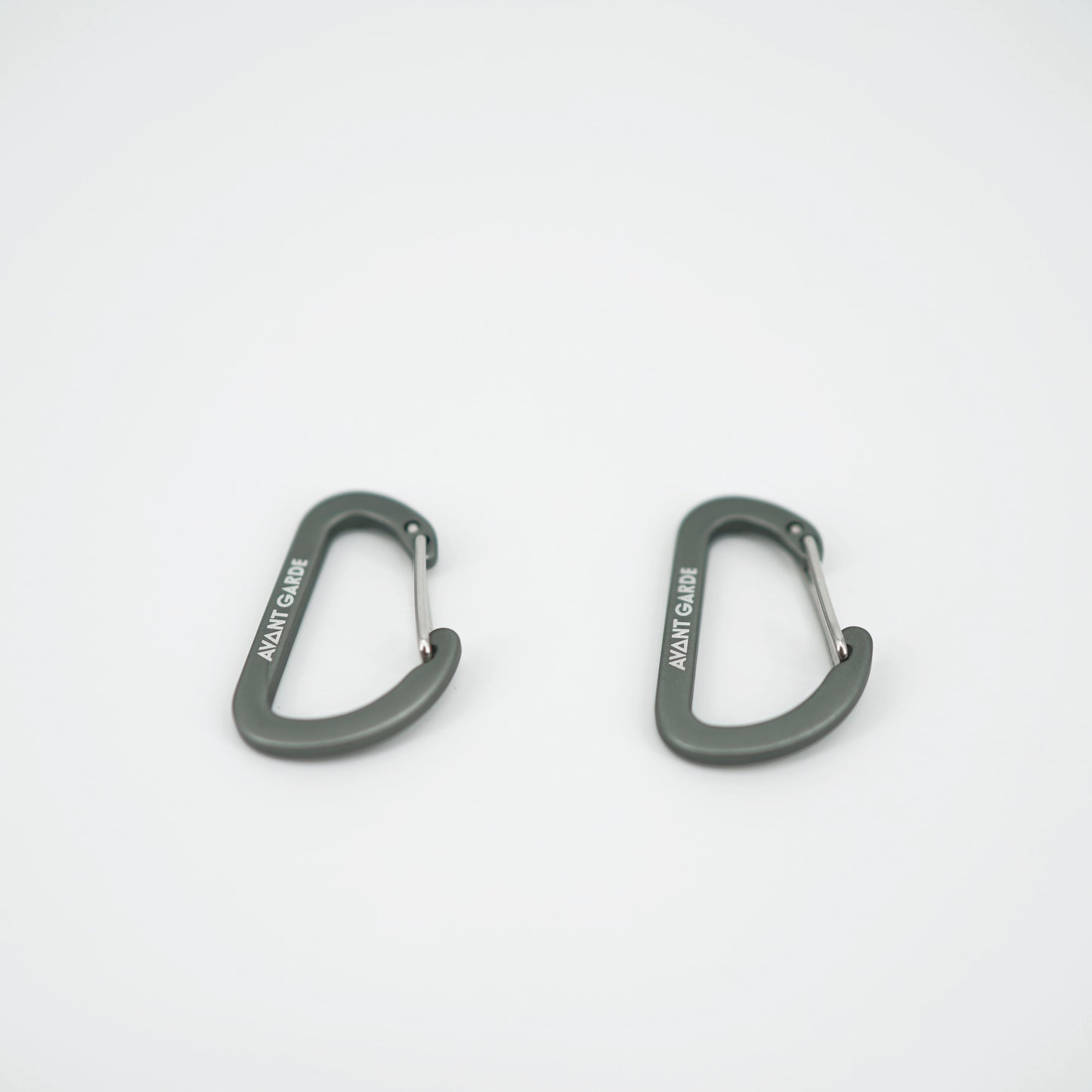 D-SHAPED CARABINER