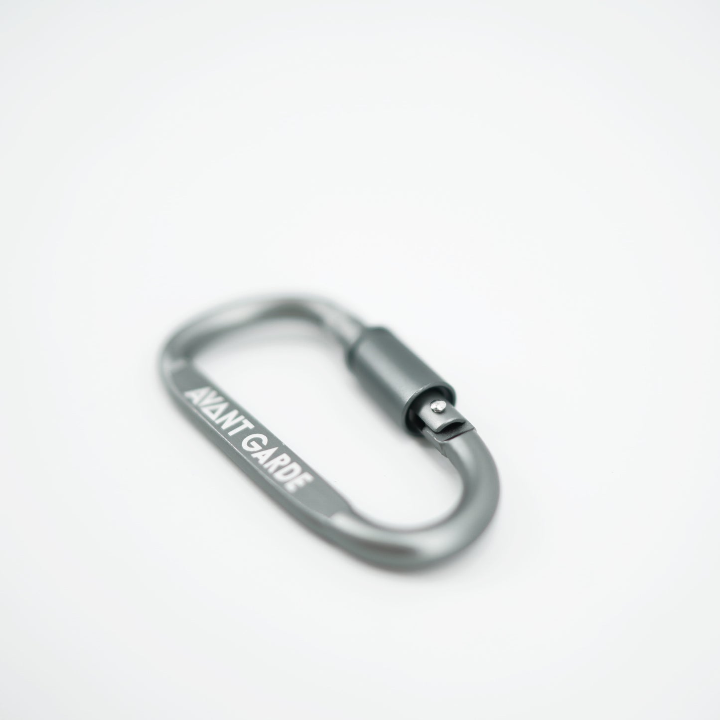 D-SHAPED LOCKING CARABINER