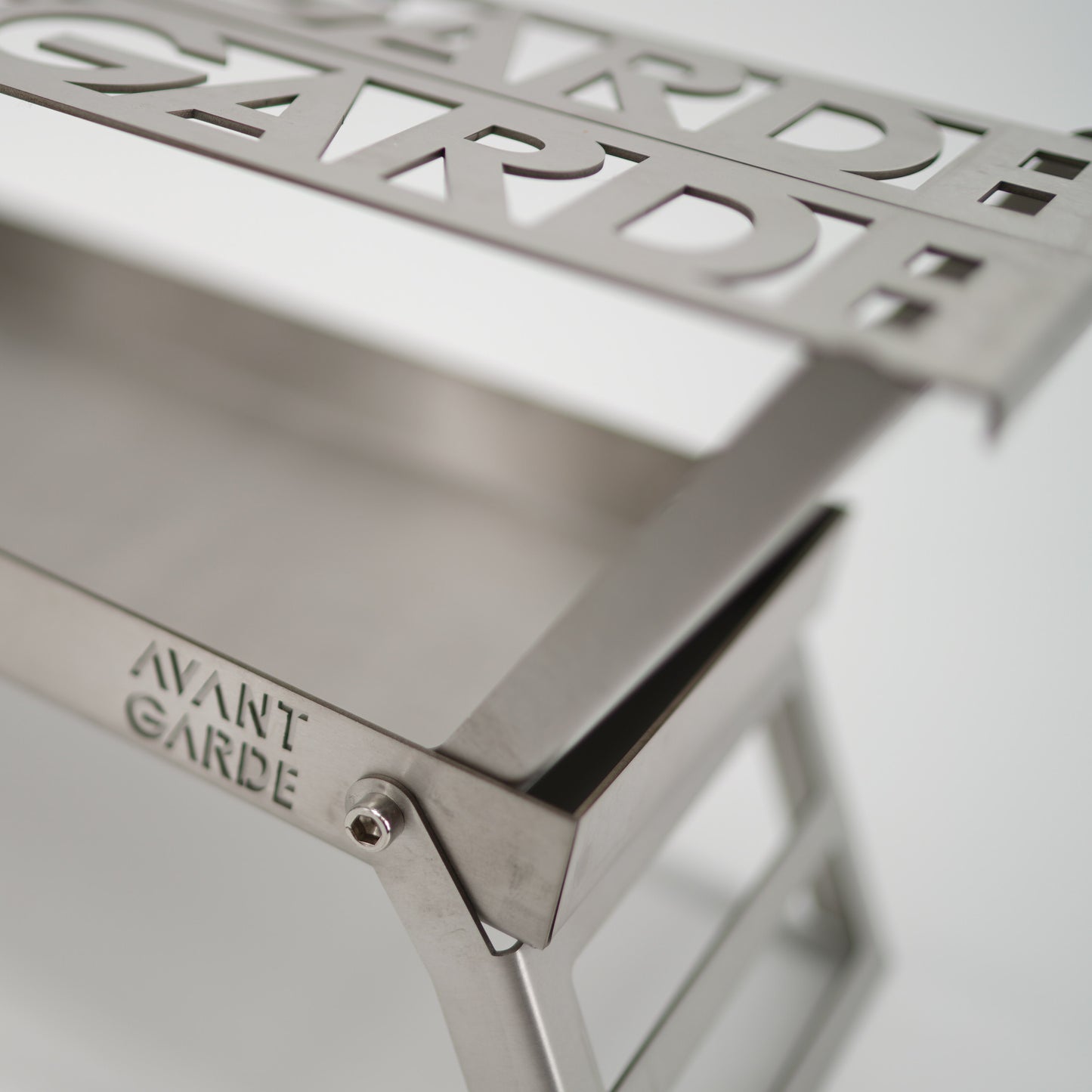 AVANT GARDE folding compact bonfire stand