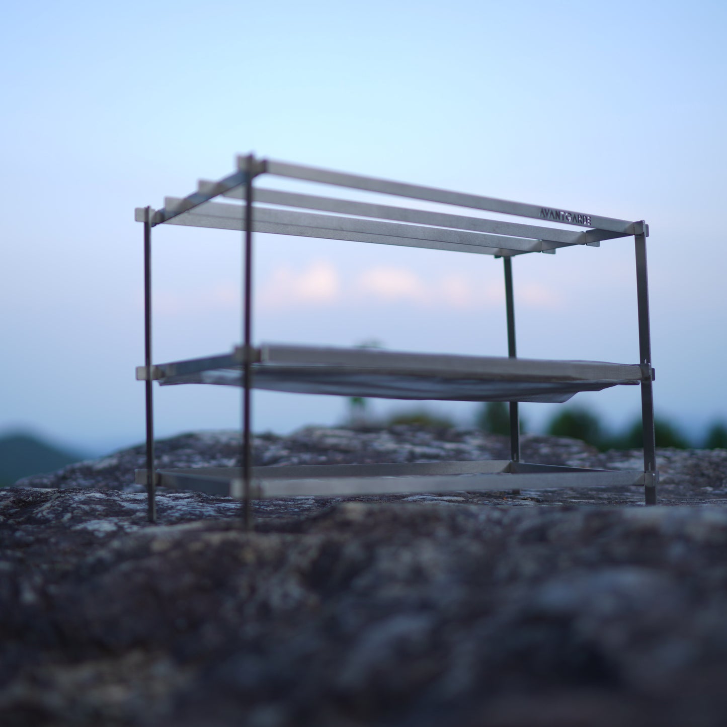 AVANT GARDE flat bar mesh bonfire stand
